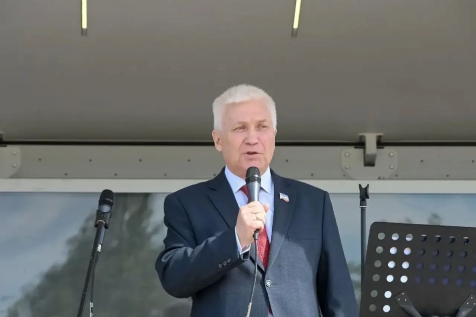 Полоса препятствий, настоящая солдатская каша и море впечатлений: школьники и студенты города-героя приняли участие в городском празднике патриотов Полоса препятствий, настоящая солдатская каша и море впечатлений: школьники и студенты города-героя приняли участие в городском празднике патриотов