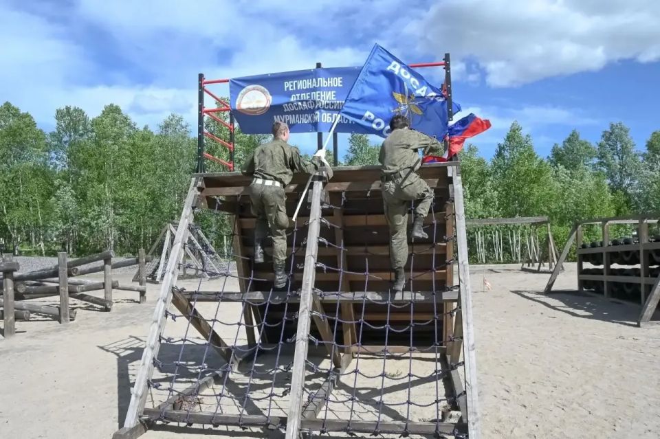 Полоса препятствий, настоящая солдатская каша и море впечатлений: школьники и студенты города-героя приняли участие в городском празднике патриотов Полоса препятствий, настоящая солдатская каша и море впечатлений: школьники и студенты города-героя приняли участие в городском празднике патриотов