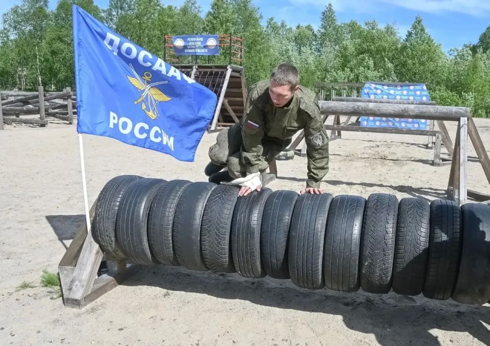 Полоса препятствий, настоящая солдатская каша и море впечатлений: школьники и студенты города-героя приняли участие в городском празднике патриотов Полоса препятствий, настоящая солдатская каша и море впечатлений: школьники и студенты города-героя приняли участие в городском празднике патриотов