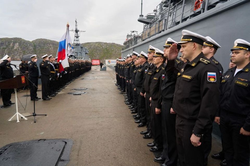 В состав Северного флота принят новейший тральщик «Полярный» В состав Северного флота принят новейший тральщик «Полярный»