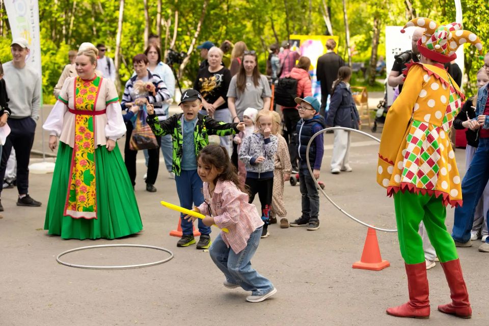 Яркое лето в центре Мурманска: как прошёл первый день работы флагманской площадки летней акции Яркое лето в центре Мурманска: как прошёл первый день работы флагманской площадки летней акции