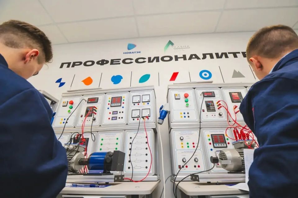 Андрей Чибис: Мастер-план Мурманской агломерации получил почётный диплом «Лучший проект России 2024–2026» в номинации «Концепция развития» на форуме «АРХ Москва» Андрей Чибис: Мастер-план Мурманской агломерации получил почётный диплом «Лучший проект России 2024–2026» в номинации «Концепция развития» на форуме «АРХ Москва»