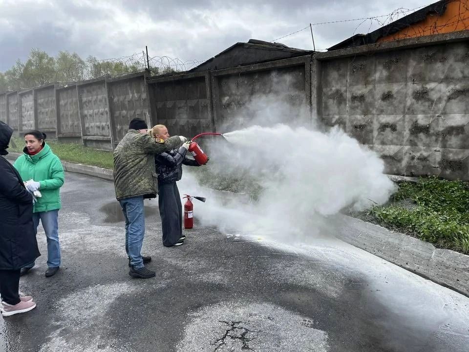 Специалисты Управления по ГОЧС и ПБ Мурманской области провели профилактическое занятие с работниками ГОКУ «Управление автомобильными дорогами Мурманской области» («Мурманскавтодор») Специалисты Управления по ГОЧС и ПБ Мурманской области провели профилактическое занятие с работниками ГОКУ «Управление автомобильными дорогами Мурманской области» («Мурманскавтодор»)