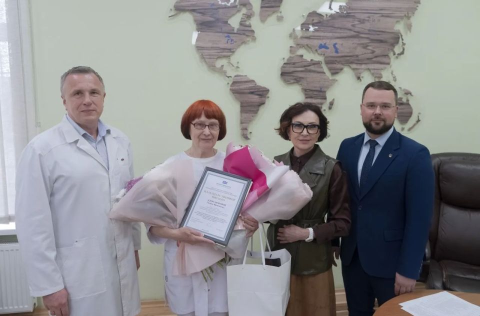 Врач из Мурманска Галина Александрова отметила 70-летний юбилей Врач из Мурманска Галина Александрова отметила 70-летний юбилей