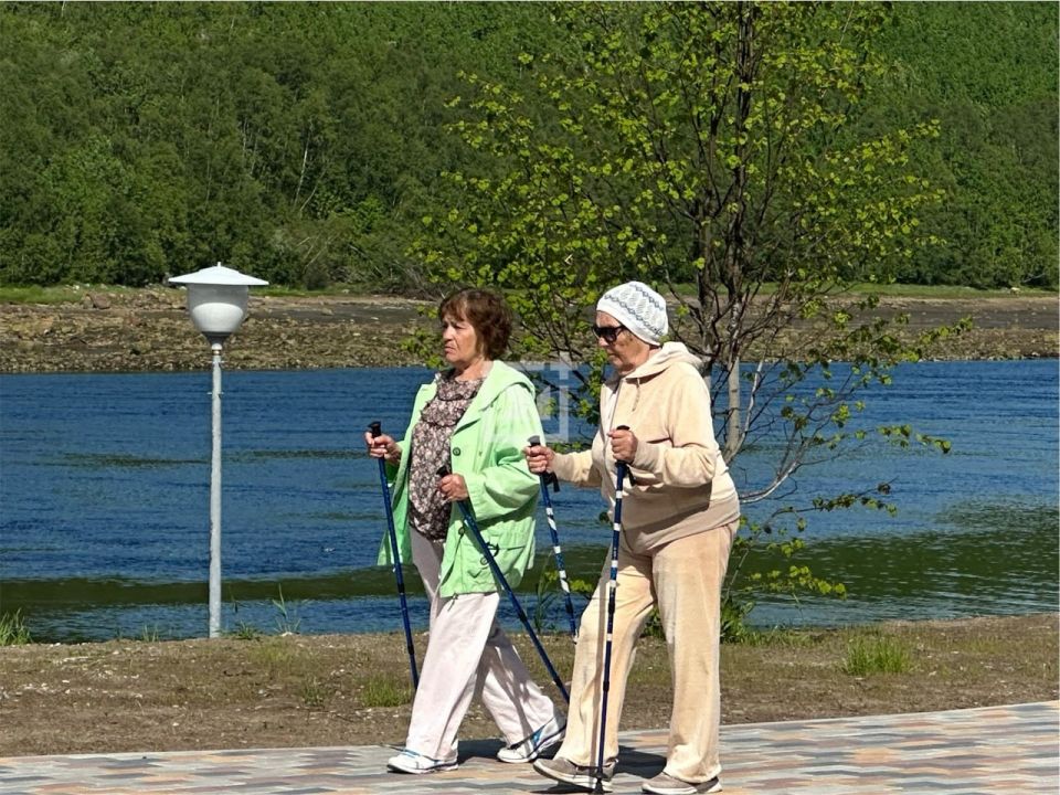 Доброе утро, Заполярье!. А вы уже видели, как преобразилась Поморская набережная в Коле? После второго этапа благоустройства территория отдыха здесь увеличилась на 12 тысяч квадратных метров: появились амфитеатр и смотровые... Доброе утро, Заполярье!. А вы уже видели, как преобразилась Поморская набережная в Коле? После второго этапа благоустройства территория отдыха здесь увеличилась на 12 тысяч квадратных метров: появились амфитеатр и смотровые...