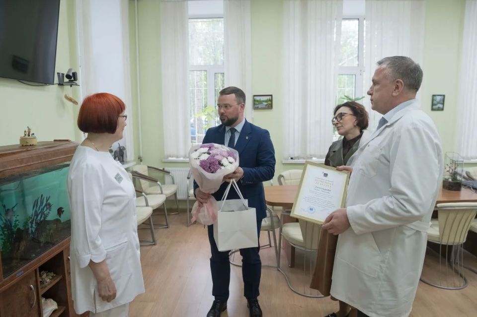 Врач из Мурманска Галина Александрова отметила 70-летний юбилей Врач из Мурманска Галина Александрова отметила 70-летний юбилей
