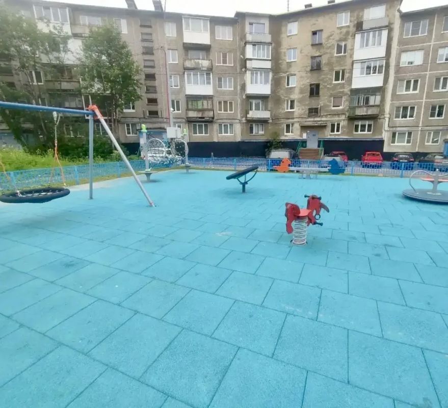 Работа городских служб не прекращается ни на день, чтобы общественные пространства города-героя оставались ухоженными Работа городских служб не прекращается ни на день, чтобы общественные пространства города-героя оставались ухоженными