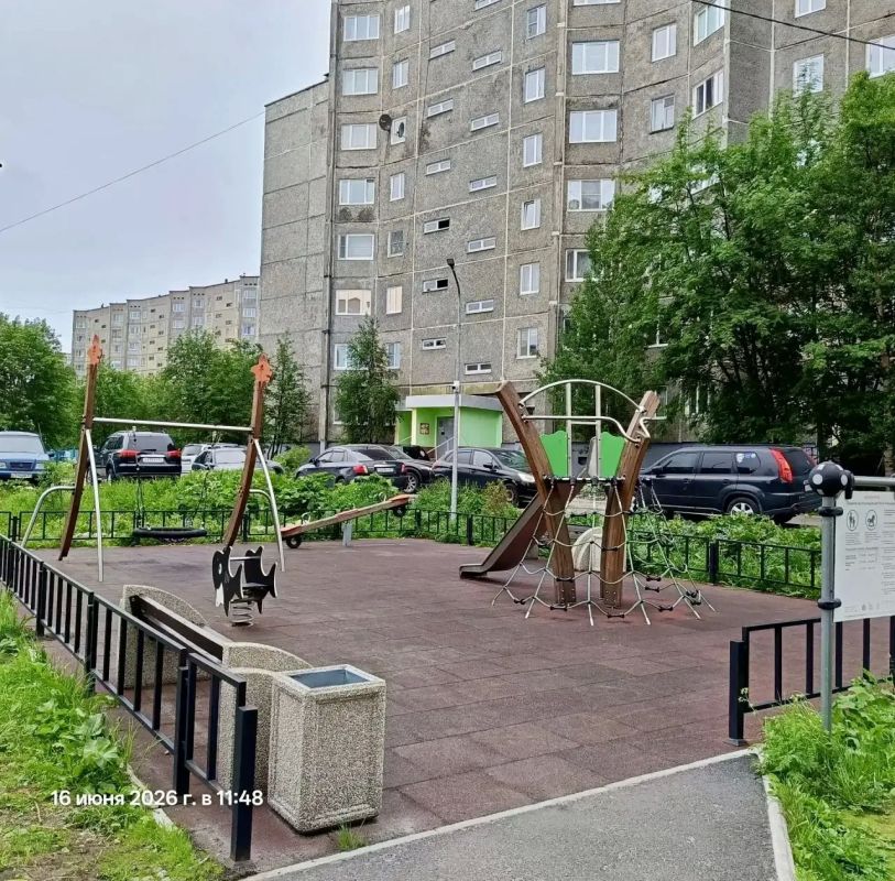 Работа городских служб не прекращается ни на день, чтобы общественные пространства города-героя оставались ухоженными Работа городских служб не прекращается ни на день, чтобы общественные пространства города-героя оставались ухоженными