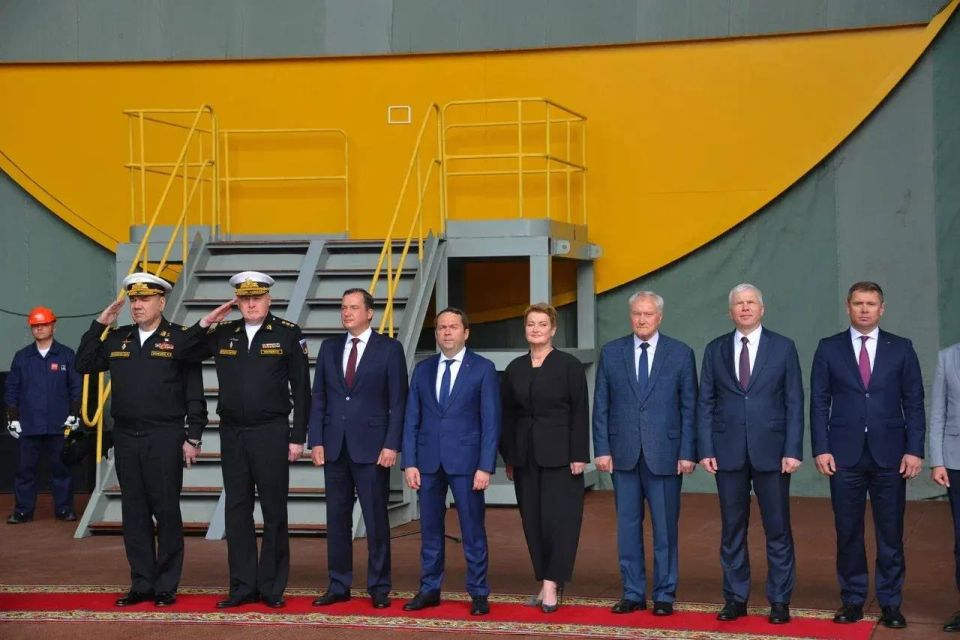 На Севмаше заложили атомный подводный крейсер «Мурманск» На Севмаше заложили атомный подводный крейсер «Мурманск»