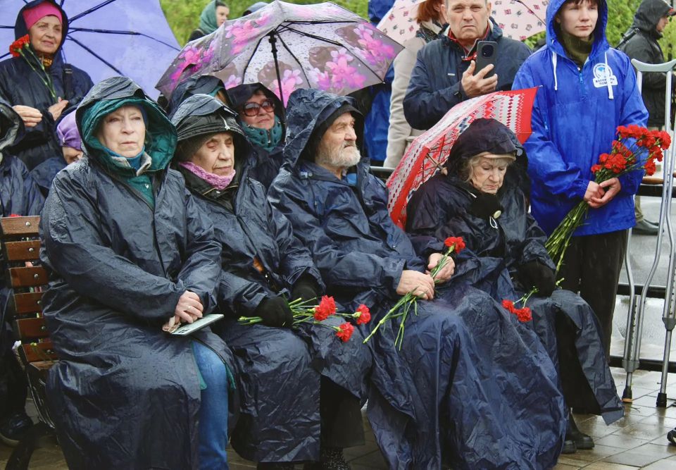 Министр культуры региона приняла участие в митинге, посвященном стойкости и мужеству мурманчан в годы Великой Отечественной войны Министр культуры региона приняла участие в митинге, посвященном стойкости и мужеству мурманчан в годы Великой Отечественной войны