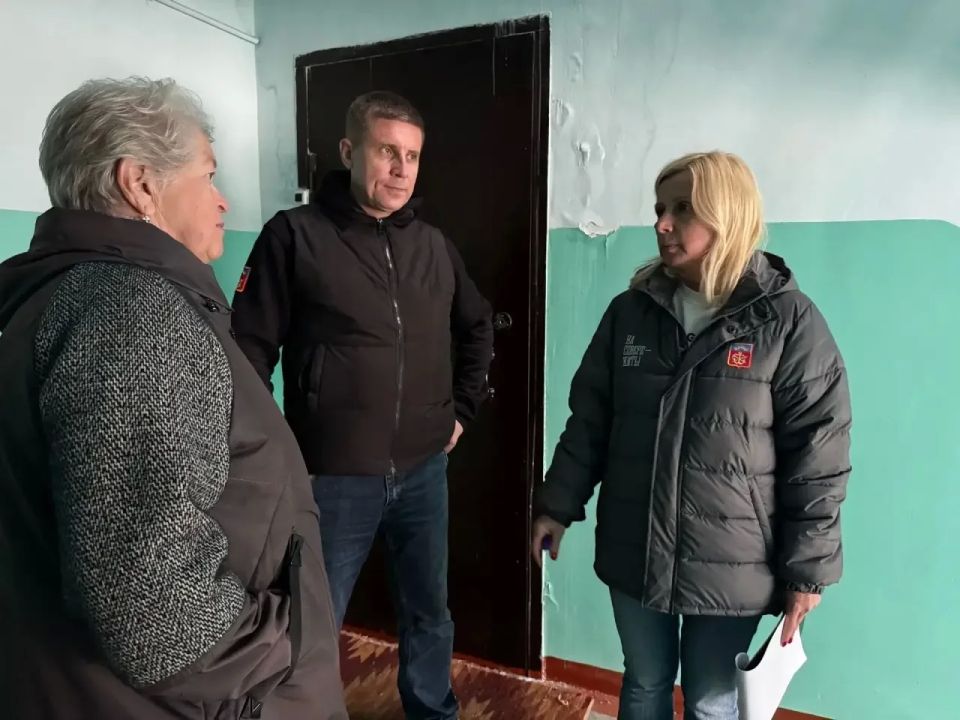 Превентивные рейды продолжаются: проверили содержание домов на улице Фадеев Ручей в Мурманске Превентивные рейды продолжаются: проверили содержание домов на улице Фадеев Ручей в Мурманске