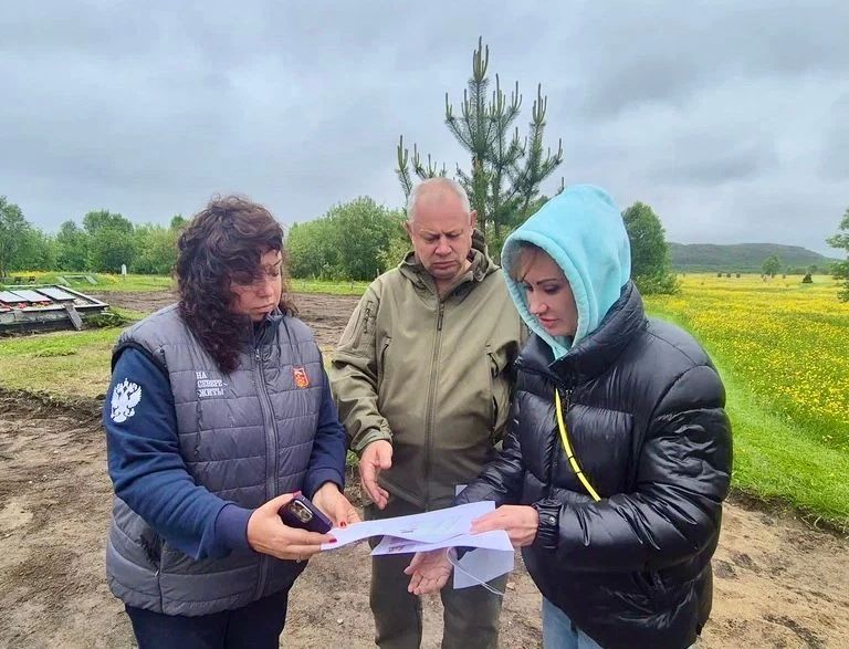 Вице-губернатор Анна Головина и министр культуры Ольга Обухова оценили ход ремонтов и восстановления мемориалов в Печенгском округе Вице-губернатор Анна Головина и министр культуры Ольга Обухова оценили ход ремонтов и восстановления мемориалов в Печенгском округе