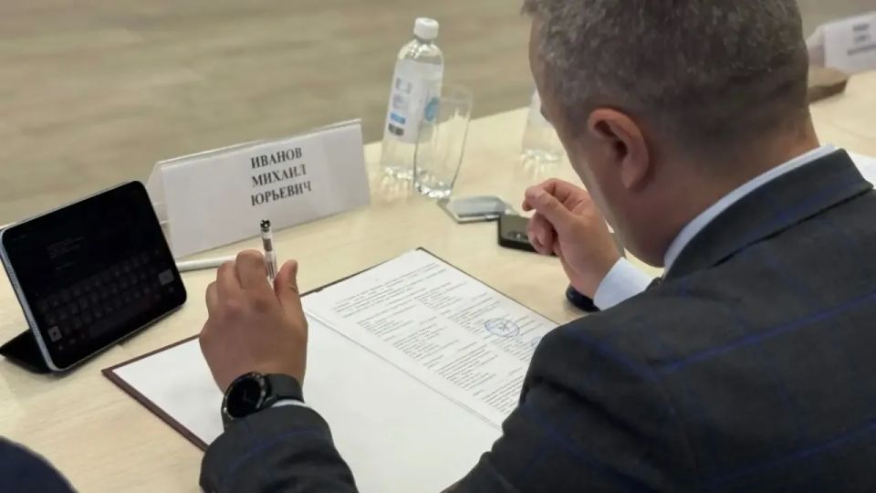В министерстве образования и науки подписано соглашение о партнёрстве по созданию и развитию кластера среднего профессионального образования «Цифровой код Севера» в рамках федерального проекта «Профессионалитет» В министерстве образования и науки подписано соглашение о партнёрстве по созданию и развитию кластера среднего профессионального образования «Цифровой код Севера» в рамках федерального проекта «Профессионалитет»