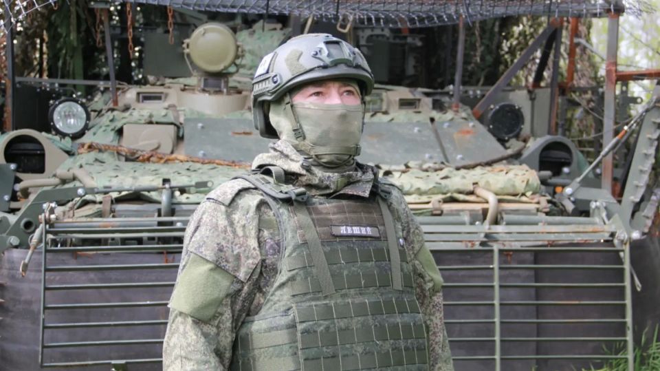 На бронетранспортере, как на тракторе