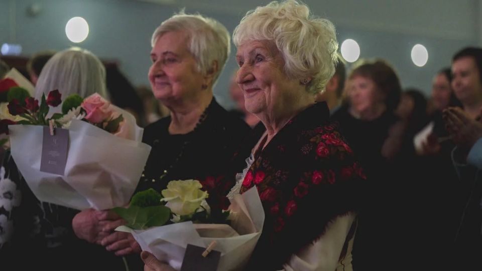 "Спасибо за спасенные жизни": в Коле в преддверии праздника наградили лучших медиков "Спасибо за спасенные жизни": в Коле в преддверии праздника наградили лучших медиков