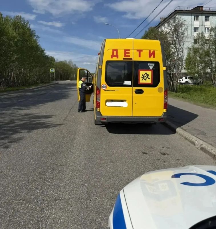 В Мурманске сотрудники Госавтоинспекции усиливают контроль за пассажирским транспортом: безопасность горожан - приоритет № 1 В Мурманске сотрудники Госавтоинспекции усиливают контроль за пассажирским транспортом: безопасность горожан - приоритет № 1