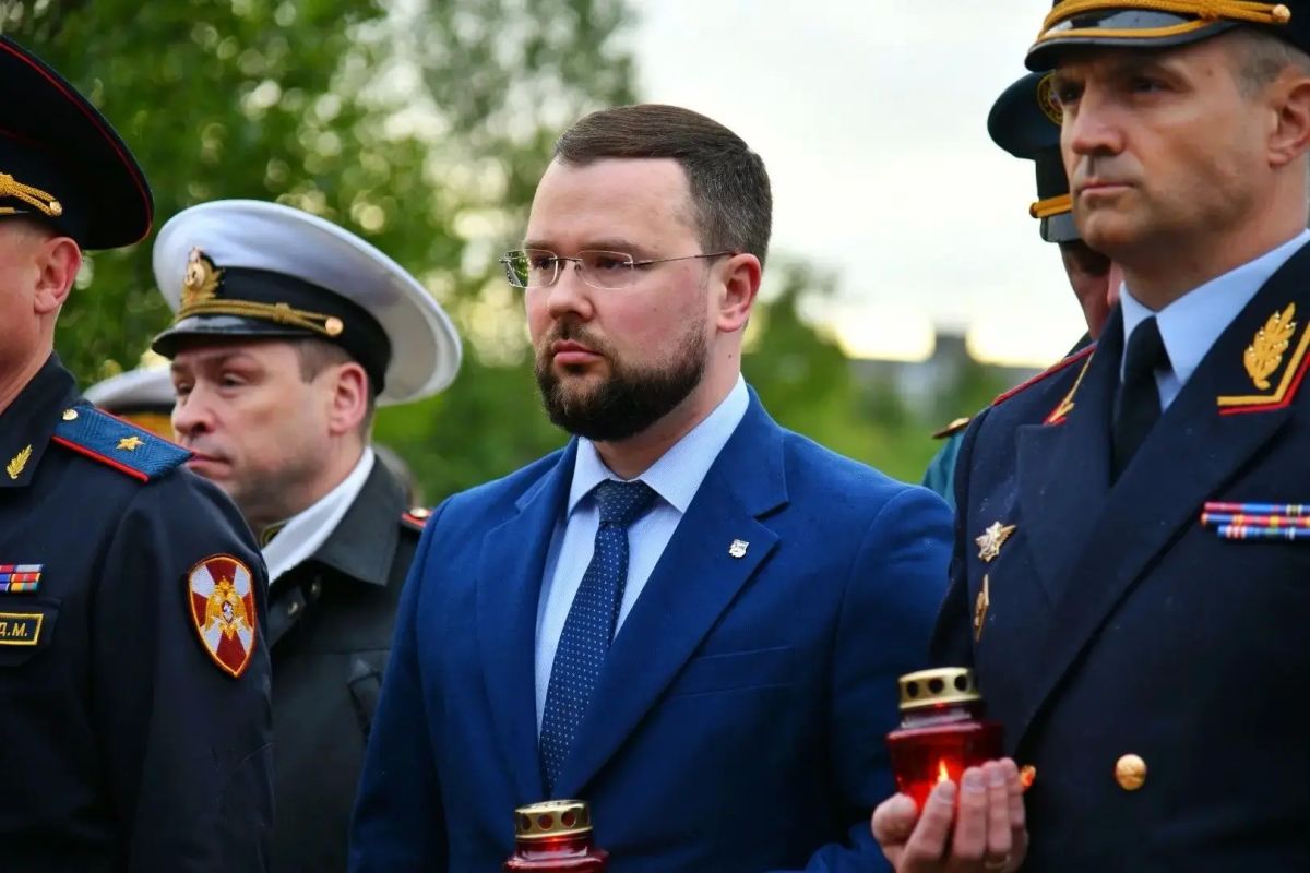 Мурманск почтил память героев Великой Отечественной войны в рамках акции «Свеча Памяти» Мурманск почтил память героев Великой Отечественной войны в рамках акции «Свеча Памяти»