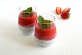 Нежный чиа-пудинг с клубникой: вкусный и полезный десерт на завтрак