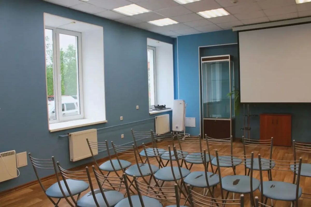 Морской колорит и семейный наукоград: в Североморске продолжается модернизация двух библиотек Морской колорит и семейный наукоград: в Североморске продолжается модернизация двух библиотек