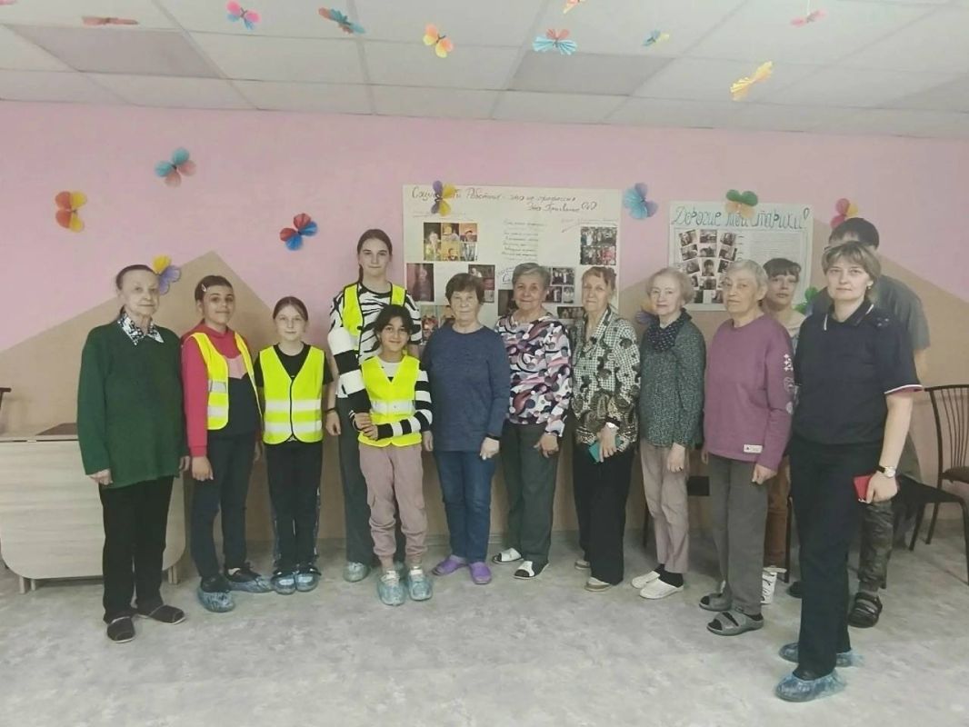 В рамках комплексного профилактического мероприятия, направленного на снижение уровня дорожно-транспортного травматизма среди социально незащищенных слоев населения, сотрудники Госавтоинспекции совместно с агитбригадой... В рамках комплексного профилактического мероприятия, направленного на снижение уровня дорожно-транспортного травматизма среди социально незащищенных слоев населения, сотрудники Госавтоинспекции совместно с агитбригадой...