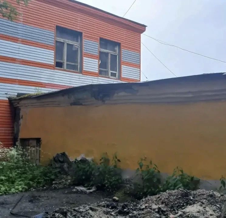 Было: фасады в «росписях» неизвестных художников Было: фасады в «росписях» неизвестных художников