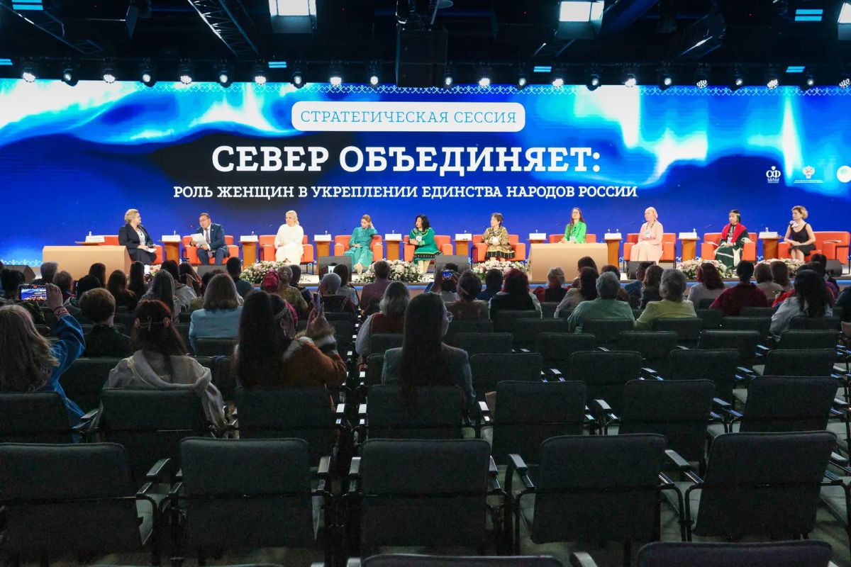 Руководитель Единого волонтёрского центра Евгения Чибис удостоена премии «По Зову женского сердца» за заслуги в развитии женских инициатив в Арктике Руководитель Единого волонтёрского центра Евгения Чибис удостоена премии «По Зову женского сердца» за заслуги в развитии женских инициатив в Арктике