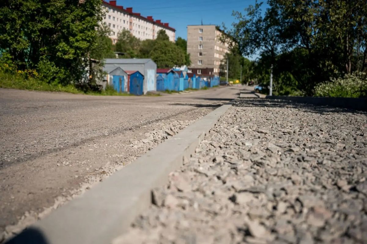 В Мурманске продолжается масштабная дорожная кампания в рамках программы «На Севере – жить!» В Мурманске продолжается масштабная дорожная кампания в рамках программы «На Севере – жить!»