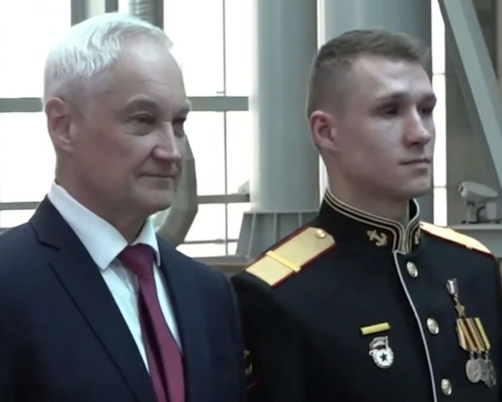 Спас товарища под обстрелом: мурманчанин стал Героем России