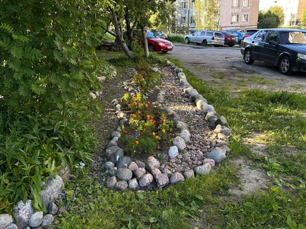 Доброе утро, Заполярье!. По дороге к «Алёше» можно обнаружить неожиданно уютный уголок Доброе утро, Заполярье!. По дороге к «Алёше» можно обнаружить неожиданно уютный уголок
