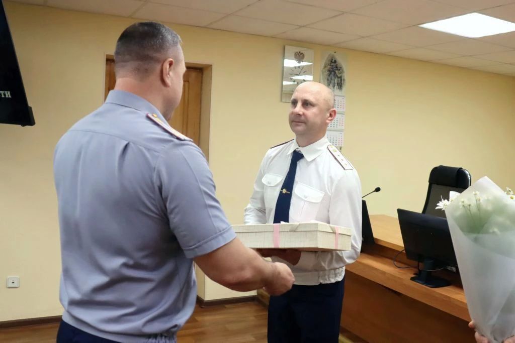 В УФСИН России по Мурманской области поздравили сотрудников с Днём семьи, любви и верности В УФСИН России по Мурманской области поздравили сотрудников с Днём семьи, любви и верности