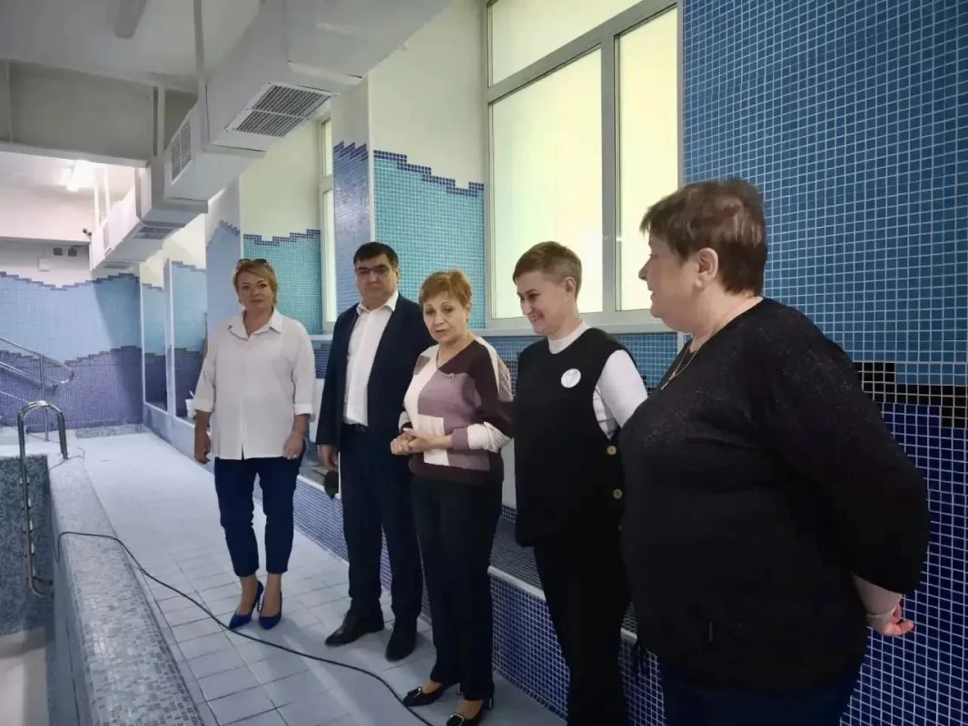Местные новости. Мурманск Иван Лебедев в День семьи, любви и верности поздравил молодоженов Мирослава и Татьяну Морозовых с рождением их семьи Местные новости. Мурманск Иван Лебедев в День семьи, любви и верности поздравил молодоженов Мирослава и Татьяну Морозовых с рождением их семьи
