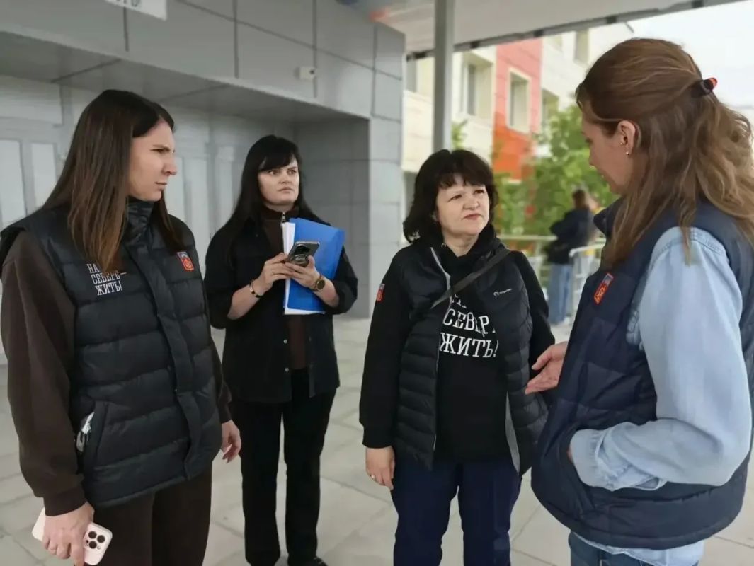Вице-губернатор Анна Головина и министр образования и науки Диана Кузнецова посетили объекты, где идёт капитальный ремонт Вице-губернатор Анна Головина и министр образования и науки Диана Кузнецова посетили объекты, где идёт капитальный ремонт