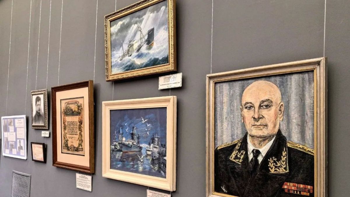 Выставка ко Дню ВМФ "Честь имею!" начала работу в музее Северного флота в Мурманске Выставка ко Дню ВМФ "Честь имею!" начала работу в музее Северного флота в Мурманске