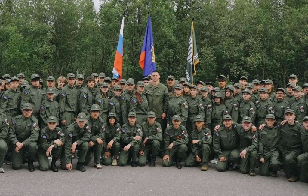 Офицер спецназа УФСИН принял участие в открытии военно-патриотической смены Офицер спецназа УФСИН принял участие в открытии военно-патриотической смены