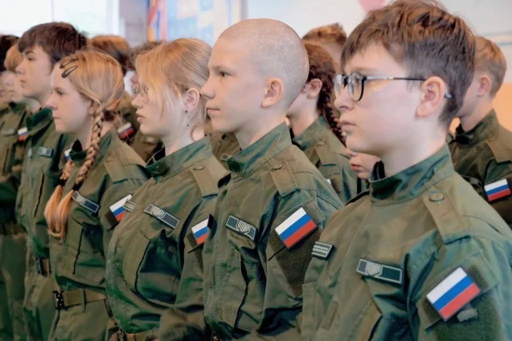 Офицер спецназа УФСИН принял участие в открытии военно-патриотической смены Офицер спецназа УФСИН принял участие в открытии военно-патриотической смены