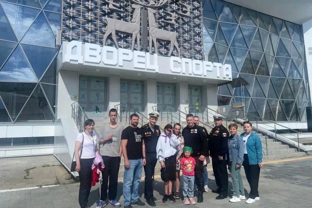 В Оленегорске сотрудники КП-24 и ветераны СВО провели встречу с воспитанниками социального центра В Оленегорске сотрудники КП-24 и ветераны СВО провели встречу с воспитанниками социального центра