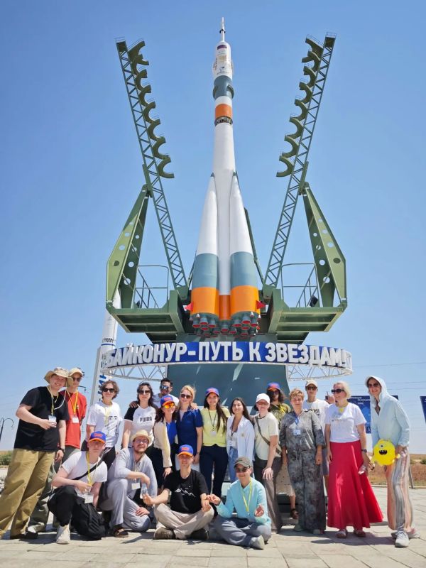 Рисунки маленьких пациентов из Мурманской областной детской клинической больницы отправились в космос на ракете «Союз»! Рисунки маленьких пациентов из Мурманской областной детской клинической больницы отправились в космос на ракете «Союз»!