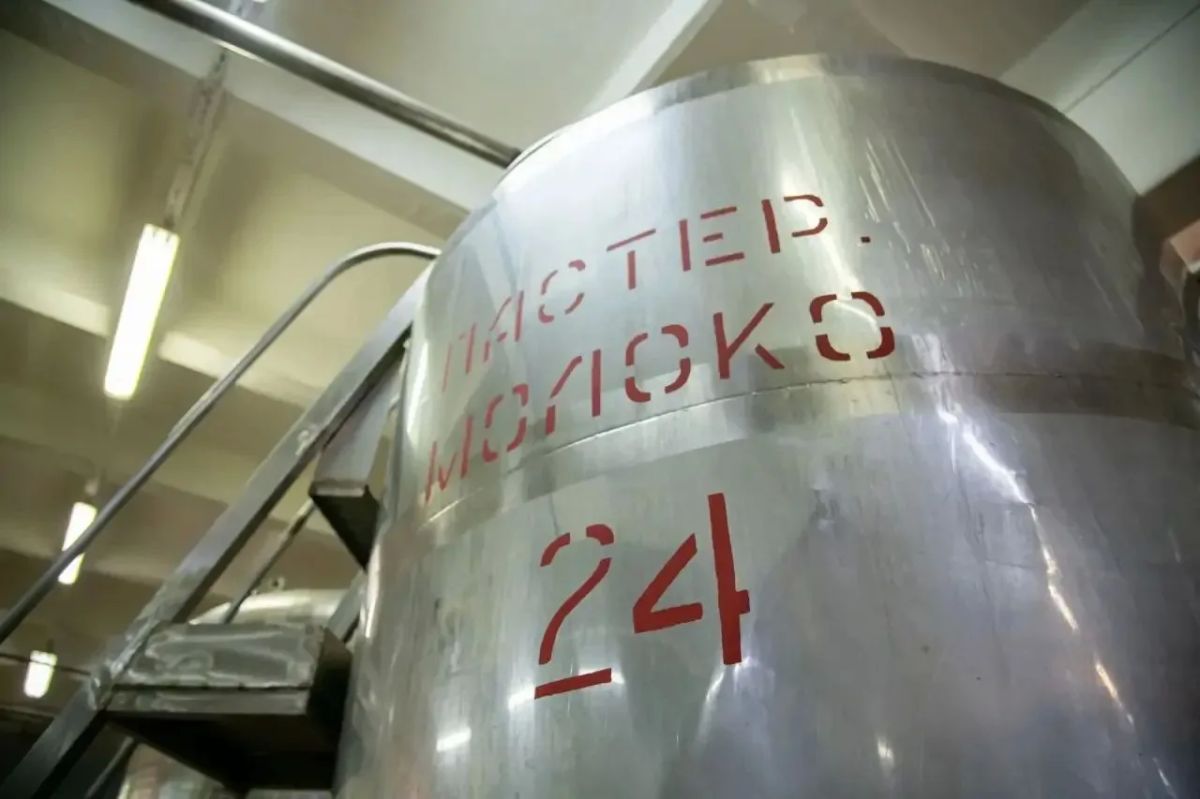 Как из маленькой пластиковой заготовки получается настоящая бутылка и сколько нужно молока для 25 кг масла? Ответы на эти и многие другие вопросы узнали ребята из второй смены летнего лагеря СОШ №58 Как из маленькой пластиковой заготовки получается настоящая бутылка и сколько нужно молока для 25 кг масла? Ответы на эти и многие другие вопросы узнали ребята из второй смены летнего лагеря СОШ №58
