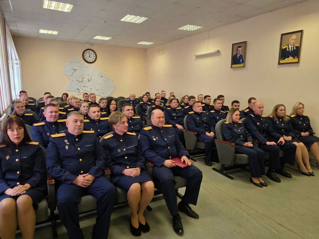 В региональном следственном управлении СК России состоялось торжественное мероприятие в преддверии праздничной даты В региональном следственном управлении СК России состоялось торжественное мероприятие в преддверии праздничной даты