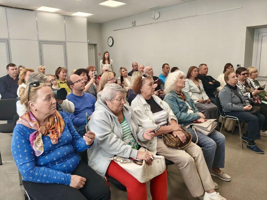 Презентация поэмы «Русь на марше»: подлинные истории героев СВО прозвучали в Мурманском областном краеведческом музее Презентация поэмы «Русь на марше»: подлинные истории героев СВО прозвучали в Мурманском областном краеведческом музее