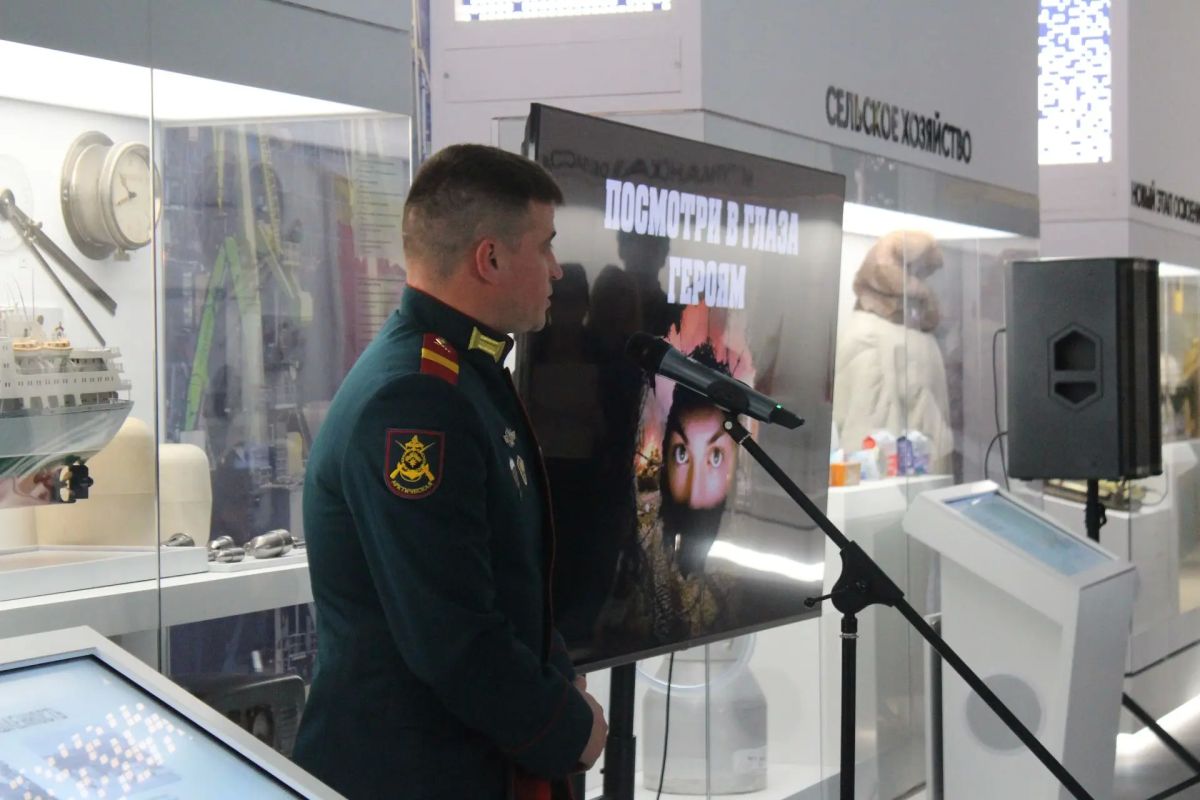 30 портретов героев СВО: выставка памяти военнослужащих из Алакуртти открылась в Мурманске 30 портретов героев СВО: выставка памяти военнослужащих из Алакуртти открылась в Мурманске