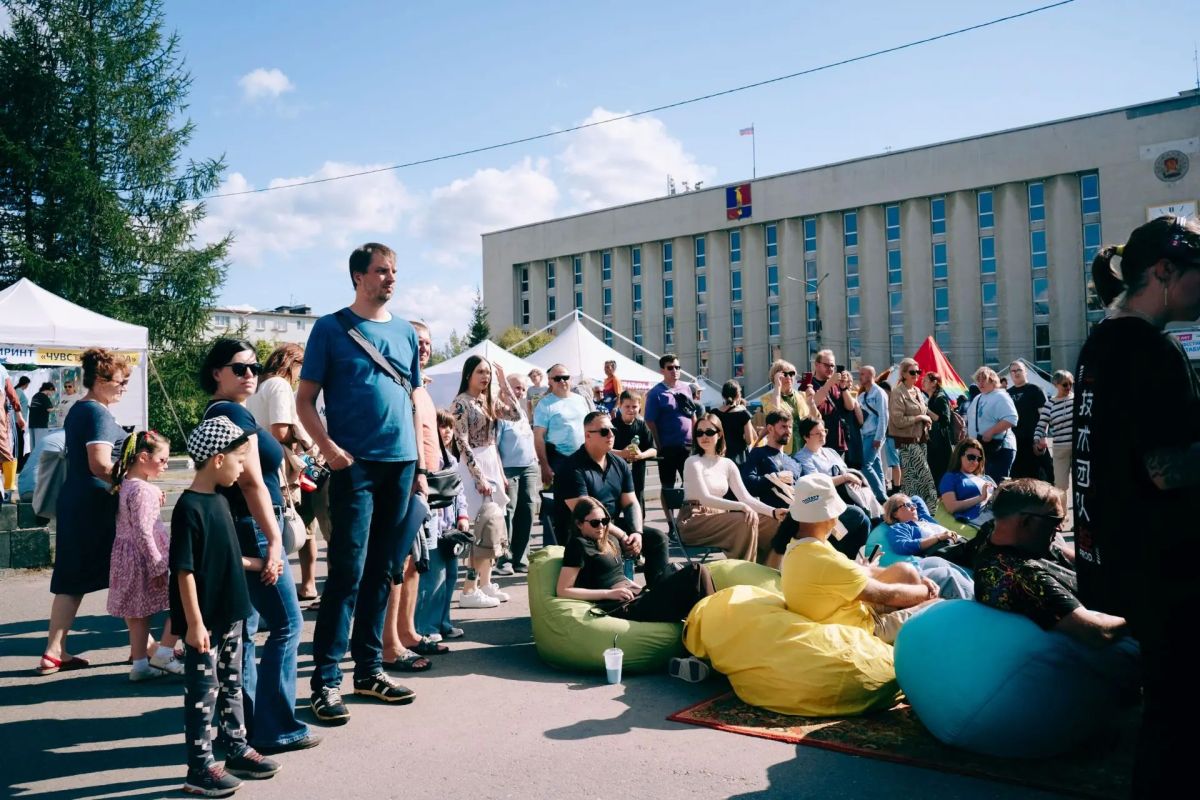 Более 10 тысяч человек посетили юбилейный фестиваль искусств «Табуретка» в Мончегорске Более 10 тысяч человек посетили юбилейный фестиваль искусств «Табуретка» в Мончегорске