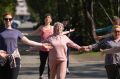 На зарядку становись!. Свежий воздух, отличная музыка и комплекс упражнений от опытных инструкторов: команда проекта «Бодрое воскресенье» продолжает сезон бесплатных тренировок «Открытая зарядка» в Мурманске