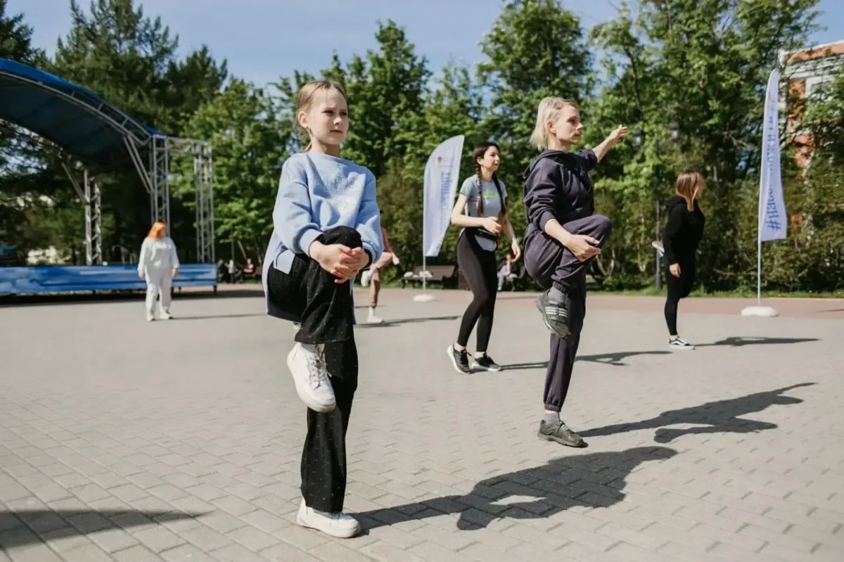 Всех активных и спортивных – с Днем физкультурника! Всех активных и спортивных – с Днем физкультурника!