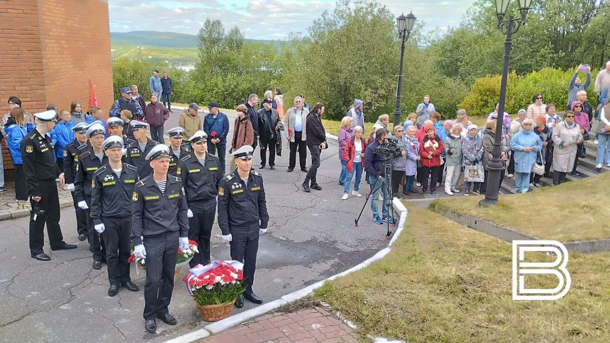 В Мурманске и Видяеве проходят памятные мероприятия В Мурманске и Видяеве проходят памятные мероприятия