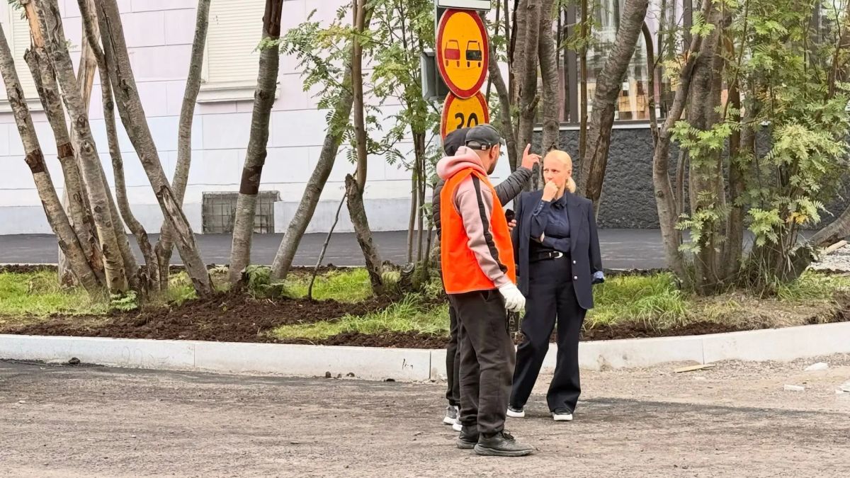 Юлия Полиэктова проехала по улицам Мурманска, чтобы оценить ход ремонтных работ Юлия Полиэктова проехала по улицам Мурманска, чтобы оценить ход ремонтных работ
