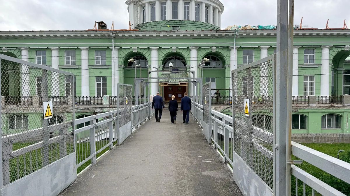 Мурманский вокзал меняет облик: ремонт идет по графику! Мурманский вокзал меняет облик: ремонт идет по графику!