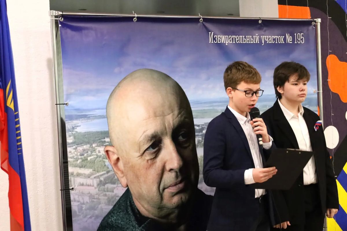 «Мончегорск — наш общий дом»: избирательный участок № 195 теперь носит имя Геннадия Лейбензона «Мончегорск — наш общий дом»: избирательный участок № 195 теперь носит имя Геннадия Лейбензона