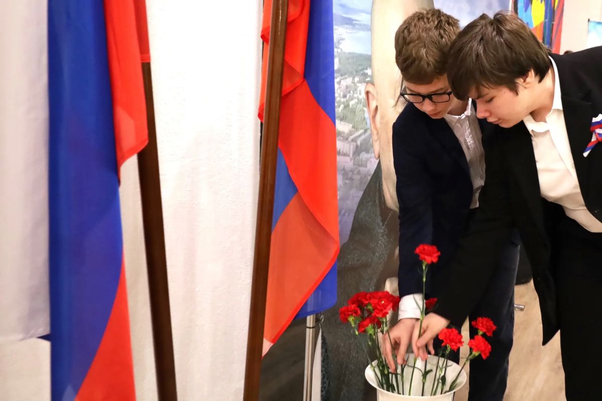«Мончегорск — наш общий дом»: избирательный участок № 195 теперь носит имя Геннадия Лейбензона «Мончегорск — наш общий дом»: избирательный участок № 195 теперь носит имя Геннадия Лейбензона