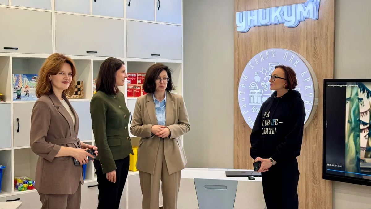 Министр образования и науки Мурманской области Диана Кузнецова вместе с депутатом Государственной Думы Татьяной Кусайко посетила обновлённые образовательные пространства в Мурманске, созданные в рамках губернаторского... Министр образования и науки Мурманской области Диана Кузнецова вместе с депутатом Государственной Думы Татьяной Кусайко посетила обновлённые образовательные пространства в Мурманске, созданные в рамках губернаторского...